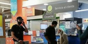 Guardias de supermercado en Maipú niega entrada a anciana de 100 años