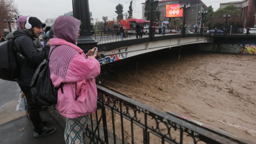 Lluvia En Santiago