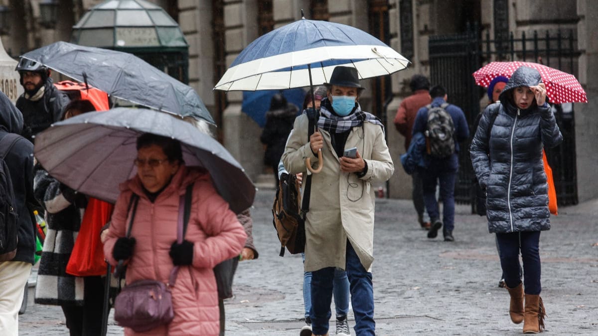 Lluvia En Santiago Y Nuevo Sistema Frontal: Estos Días Regresan Las ...