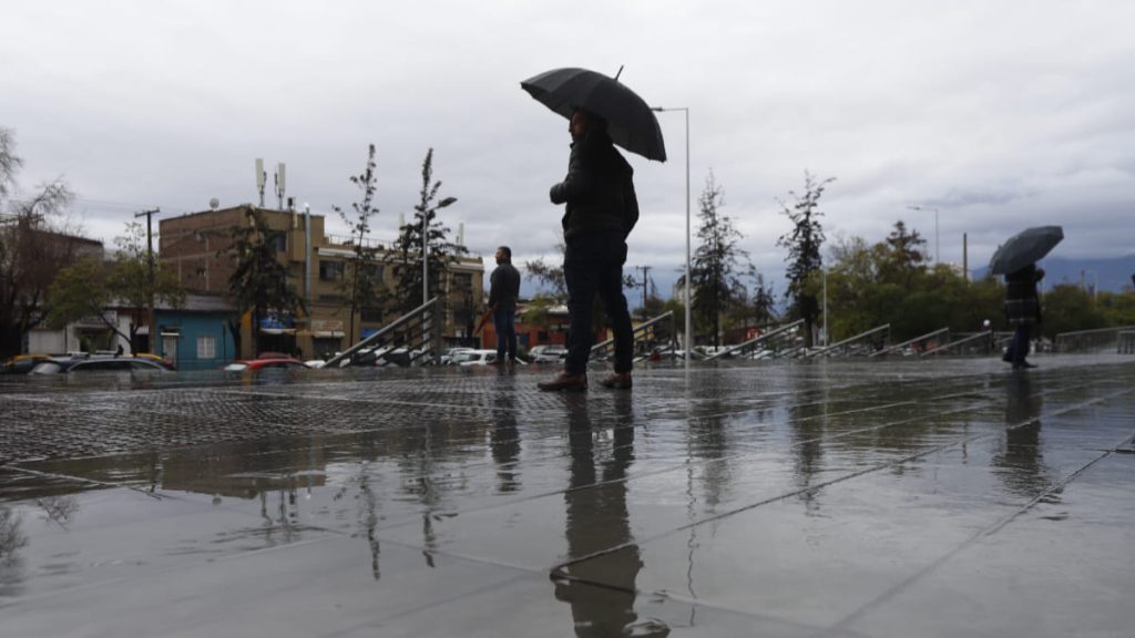 Lluvia En Santiago