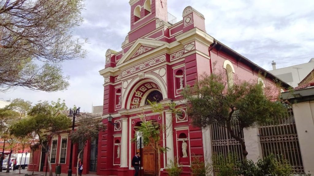 Barrio Lastarria De Pie La Iglesia De La Vera Cruz