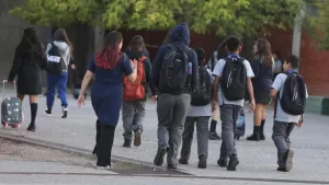 Vuelta A Clases_ Experta Entrega Consejos Para Ayudar A Los Niños A Sobrellevar El Retorno A La Rutina