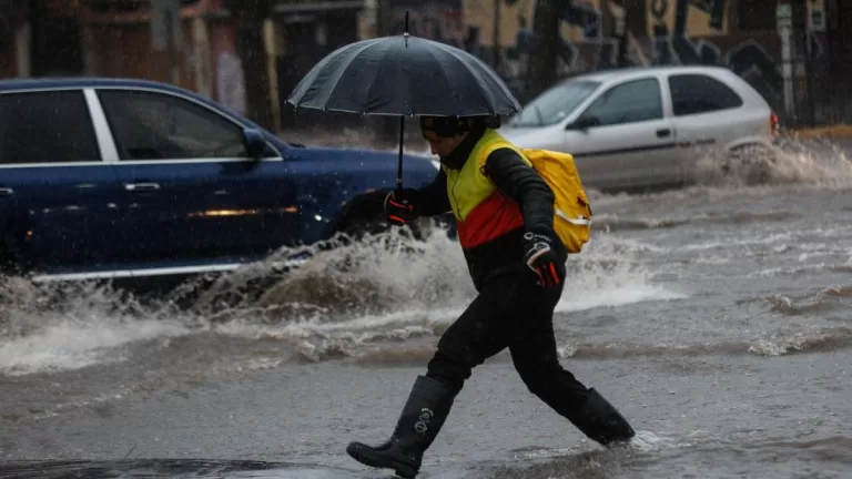 Lluvia Y Frío En Santiago Conoce Cuánta Agua Caerá En Las Precipitaciones De Esta Semana En La Región Metropolitana Según Pronóstico De Meteored