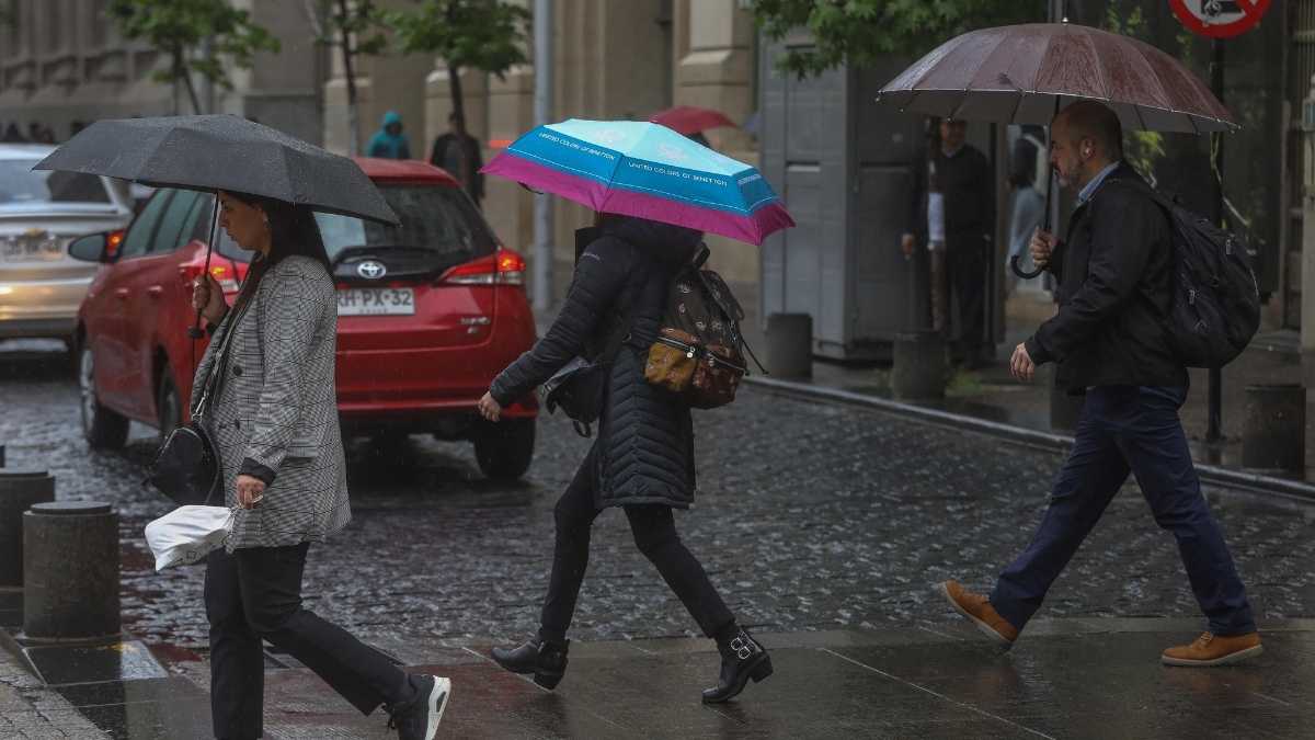 Lluvia en la Región Metropolitana Meteorólogo Iván Torres explica el