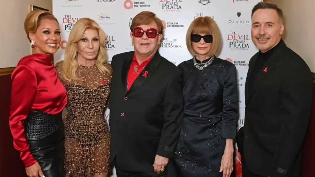 Elton John Confiesa Que No Pudo Ver Su Musical Tras Haber Perdido La Visión En Uno De Sus Ojos