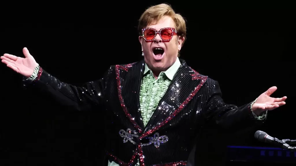 Elton John Confiesa Que No Pudo Ver Su Musical Tras Haber Perdido La Visión En Uno De Sus Ojos (2)