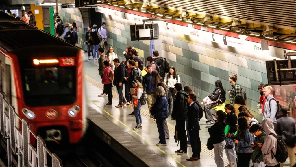 Metro De Santiago Modifica Sus Horarios ¿Qué Días Cambia Y Cómo Funcionará El Transporte (1)